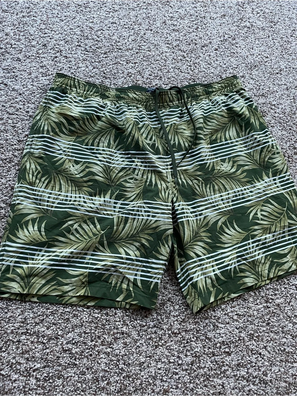 Kirkland Signature Men’s Swim Trunks - Never Worn XXL - Tropical Print